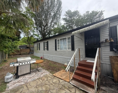 10548 Sw Sandalfoot Boulevard - Photo Thumbnail 2