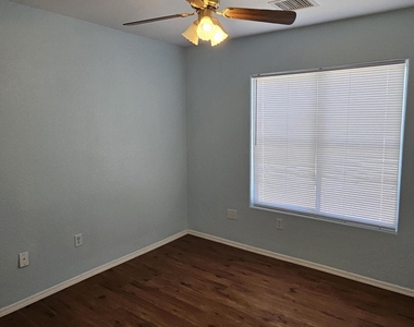 10321 W Fernando Drive - Photo Thumbnail 10