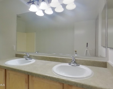 3206 W Casino Avenue - Photo Thumbnail 8