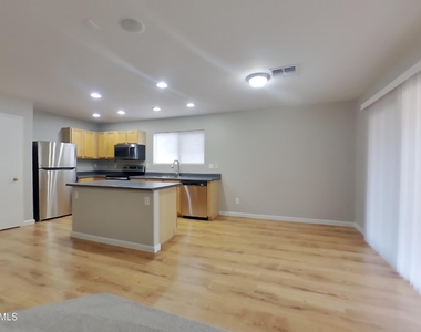 3206 W Casino Avenue - Photo Thumbnail 3