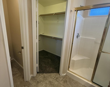 3236 E Kerry Lane - Photo Thumbnail 12
