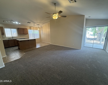 3236 E Kerry Lane - Photo Thumbnail 3
