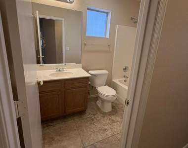 3236 E Kerry Lane - Photo Thumbnail 20