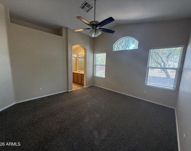 3236 E Kerry Lane - Photo Thumbnail 15
