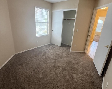 3236 E Kerry Lane - Photo Thumbnail 22