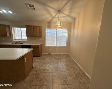 3236 E Kerry Lane - Photo Thumbnail 9