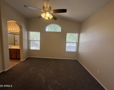 3236 E Kerry Lane - Photo Thumbnail 13