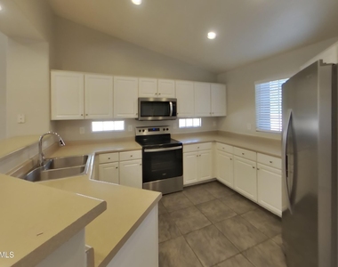 9555 W Miami Street - Photo Thumbnail 4
