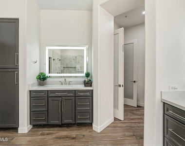 10840 E Bahia Drive - Photo Thumbnail 16