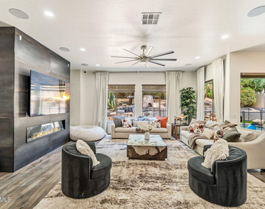 10840 E Bahia Drive - Photo Thumbnail 8