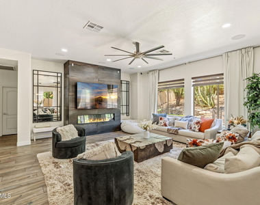 10840 E Bahia Drive - Photo Thumbnail 7