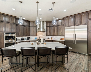 10840 E Bahia Drive - Photo Thumbnail 4