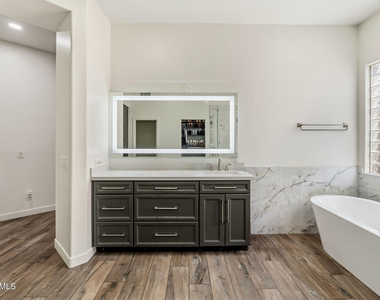 10840 E Bahia Drive - Photo Thumbnail 15