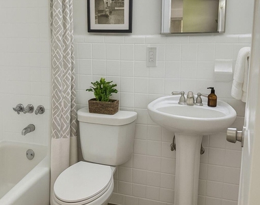 801 Sw 14th Avenue - Photo Thumbnail 3