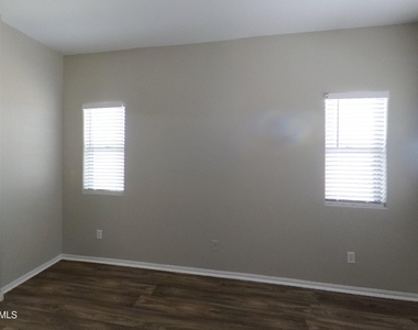 44570 W Mescal Street - Photo Thumbnail 4