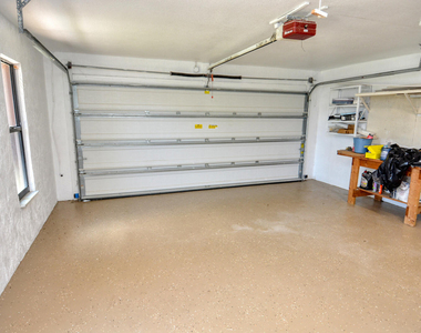 943 Se Browning Avenue - Photo Thumbnail 14