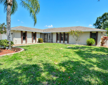 943 Se Browning Avenue - Photo Thumbnail 17