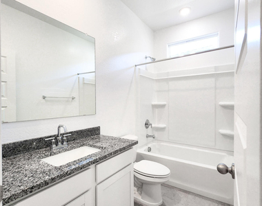 40110 W Shaver Drive - Photo Thumbnail 4