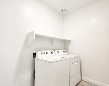 40110 W Shaver Drive - Photo Thumbnail 19