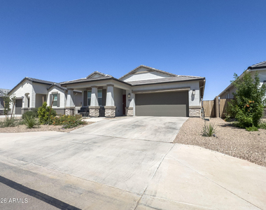 40110 W Shaver Drive - Photo Thumbnail 1