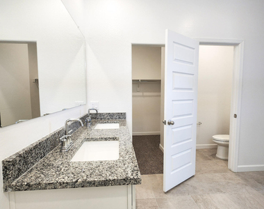 40110 W Shaver Drive - Photo Thumbnail 17