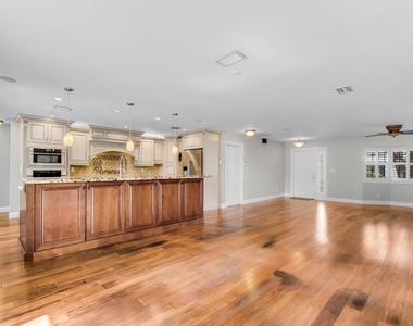 1008 Sw 12th Avenue - Photo Thumbnail 6