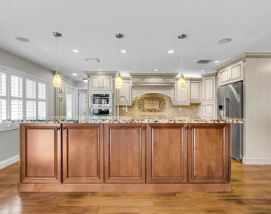 1008 Sw 12th Avenue - Photo Thumbnail 7
