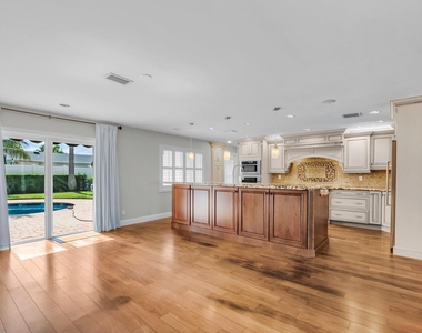 1008 Sw 12th Avenue - Photo Thumbnail 5