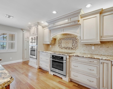 1008 Sw 12th Avenue - Photo Thumbnail 9
