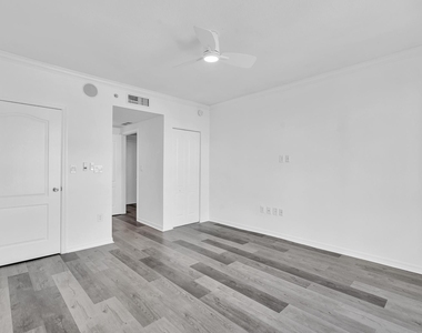 110 N Federal Highway - Photo Thumbnail 5