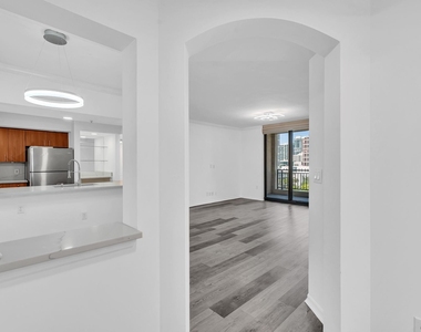 110 N Federal Highway - Photo Thumbnail 3