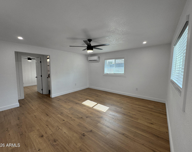 1017 E Moreland Street - Photo Thumbnail 1