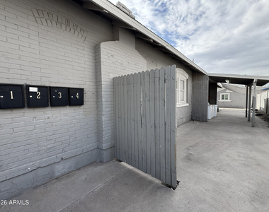 1017 E Moreland Street - Photo Thumbnail 9