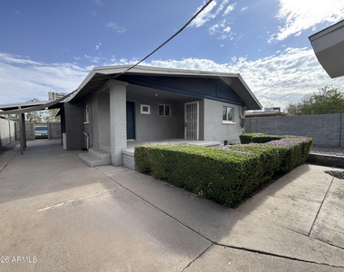 1017 E Moreland Street - Photo Thumbnail 11