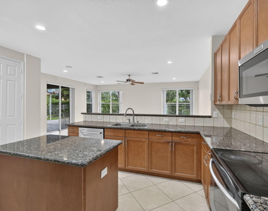 9479 Sedgewood Drive - Photo Thumbnail 16