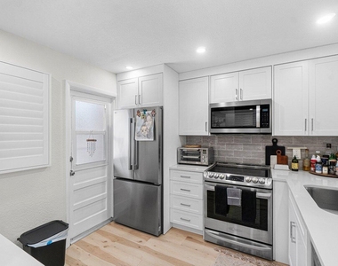 2809 Florida Boulevard - Photo Thumbnail 4
