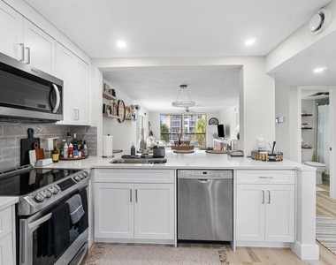 2809 Florida Boulevard - Photo Thumbnail 8