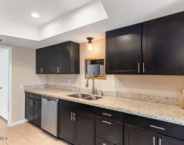 18226 N 104th Avenue - Photo Thumbnail 16