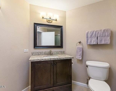 18226 N 104th Avenue - Photo Thumbnail 22