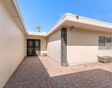 18226 N 104th Avenue - Photo Thumbnail 2