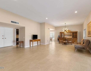 18226 N 104th Avenue - Photo Thumbnail 5