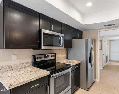 18226 N 104th Avenue - Photo Thumbnail 15