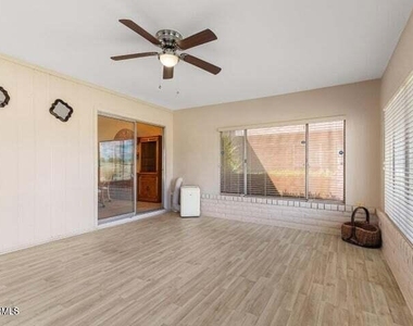18226 N 104th Avenue - Photo Thumbnail 11