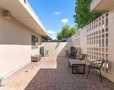 18226 N 104th Avenue - Photo Thumbnail 3