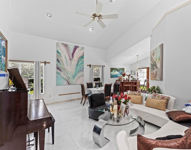 2350 Nw 5th Avenue - Photo Thumbnail 9
