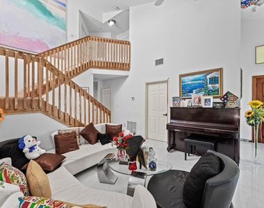 2350 Nw 5th Avenue - Photo Thumbnail 8