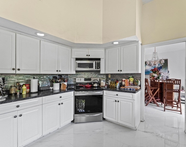 2350 Nw 5th Avenue - Photo Thumbnail 12