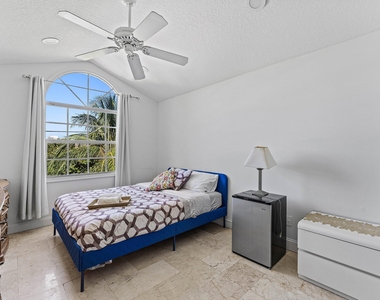 2350 Nw 5th Avenue - Photo Thumbnail 22