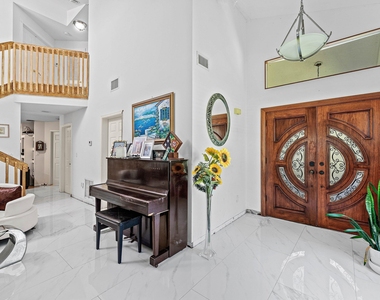2350 Nw 5th Avenue - Photo Thumbnail 6