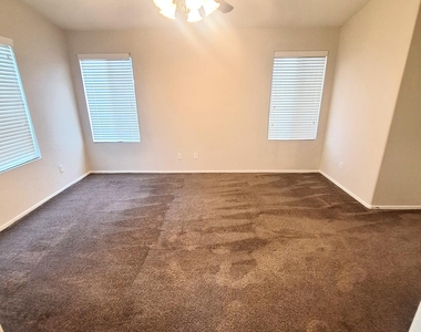 6728 E Melrose Street - Photo Thumbnail 10